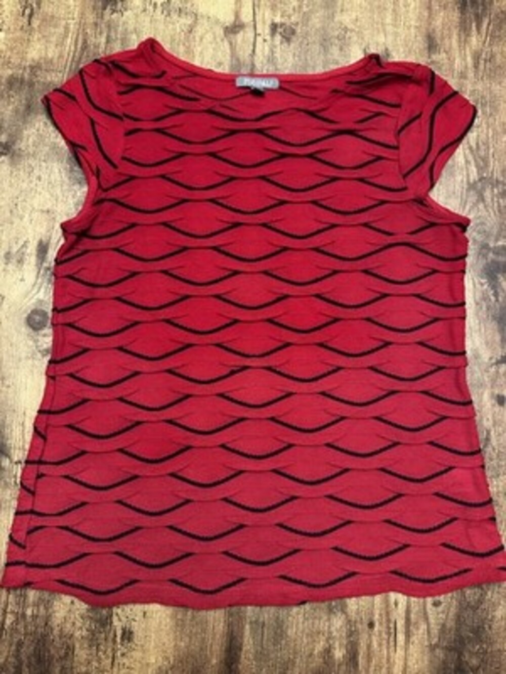 Roz & Ali Red Tiered Scallop Knit Short Sleeve Top